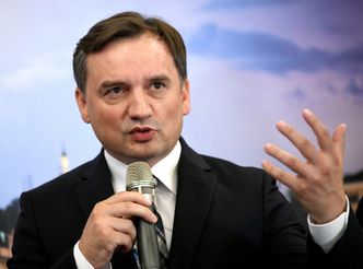 "Strefy wolne od LGBT" bez funduszy unijnych. Resort sprawiedliwości mówi o "dyskryminacji"