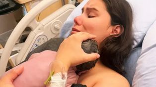 Poród, którego nikt nie zauważył. Dziecko leżało pod kocami
