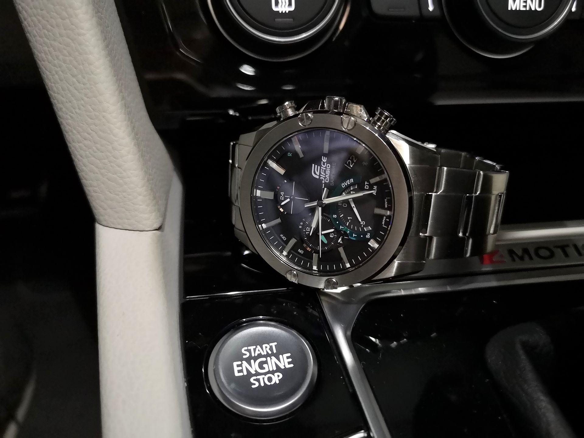 Krótki test Casio Edifice EQB-1000: Nowoczesne rozwiązania w cienkiej i eleganckiej kopercie 5