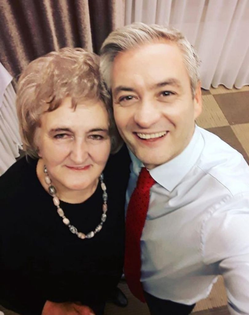 Robert Biedroń z mamą Heleną