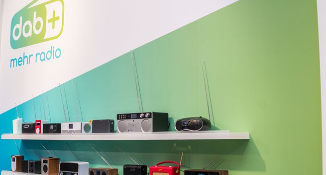 Radio DAB+ rozwija się w Europie, ale polscy nadawcy są nieugięci. „Technologia lat. 80”