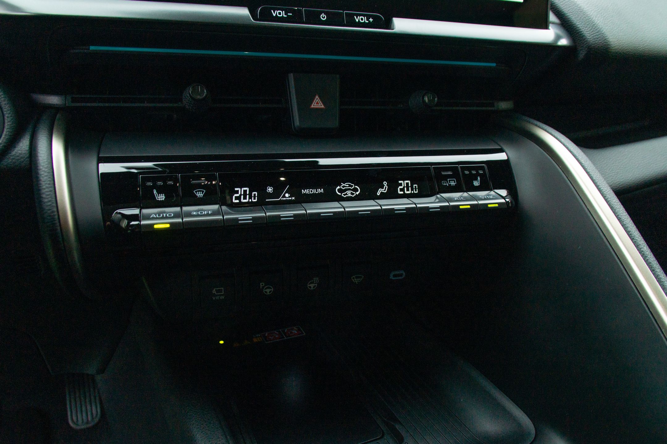 Toyota C-HR PHEV 2024