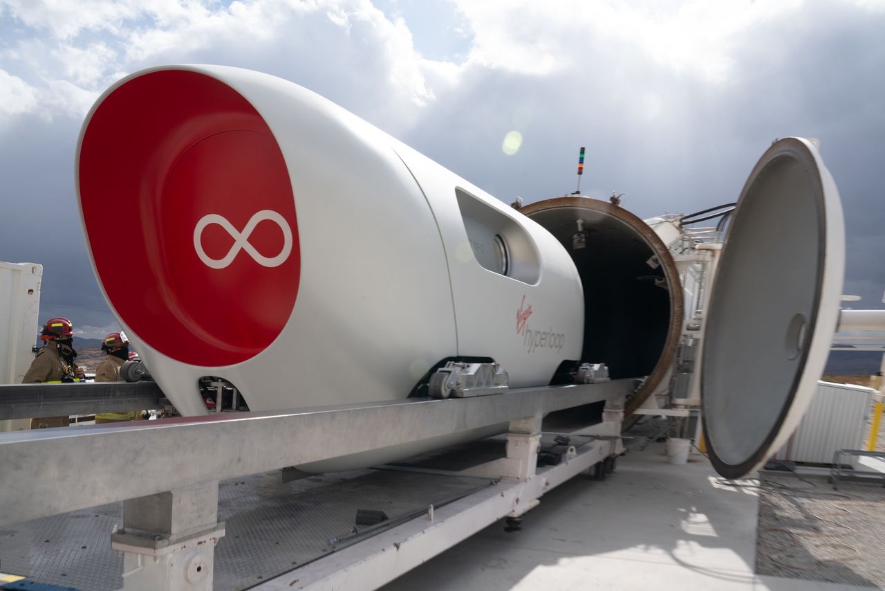 Hyperloop. Pierwsza jazda testowa zakończona sukcesem