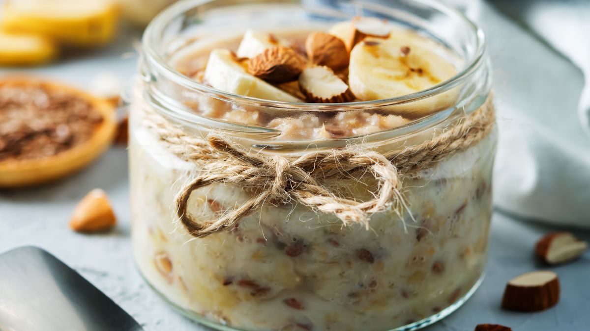 Nocna owsianka - pyszny pomysł na śniadanie