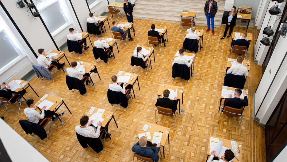 Matura 2023. Brakuje egzaminatorów do sprawdzania prac