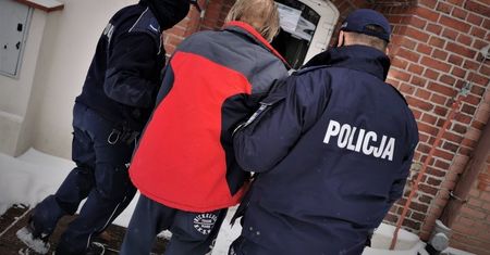 Śląskie. 60-latek z nożem na sąsiada. Agresorowi grozi dożywocie