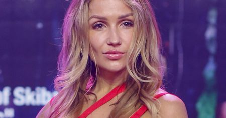 "Taniec z gwiazdami". Sylwia Madeńska na wakacjach. Kusi fanów dekoltem