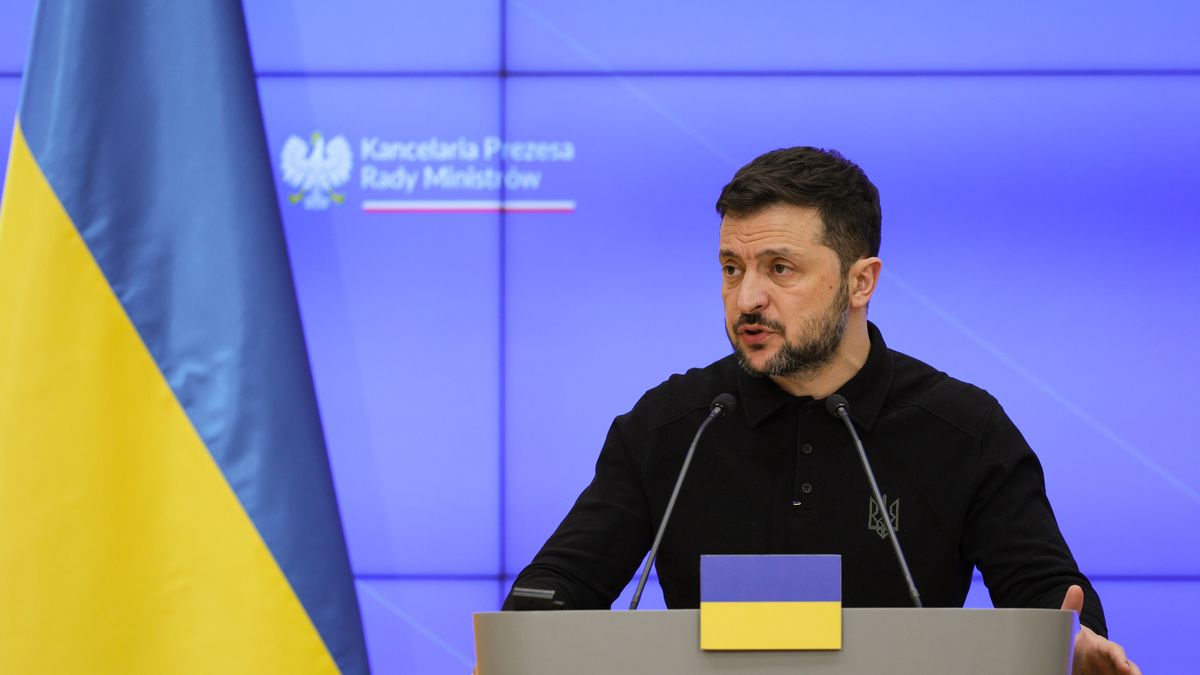 Warszawa, 15.01.2025. Prezydent Ukrainy Wołodymyr Zełenski podczas wspólnej konferencji prasowej z premierem Donaldem Tuskiem w siedzibie Kancelarii Prezesa Rady Ministrów w Warszawie, 15 bm. (aldg) PAP/Paweł Supernak