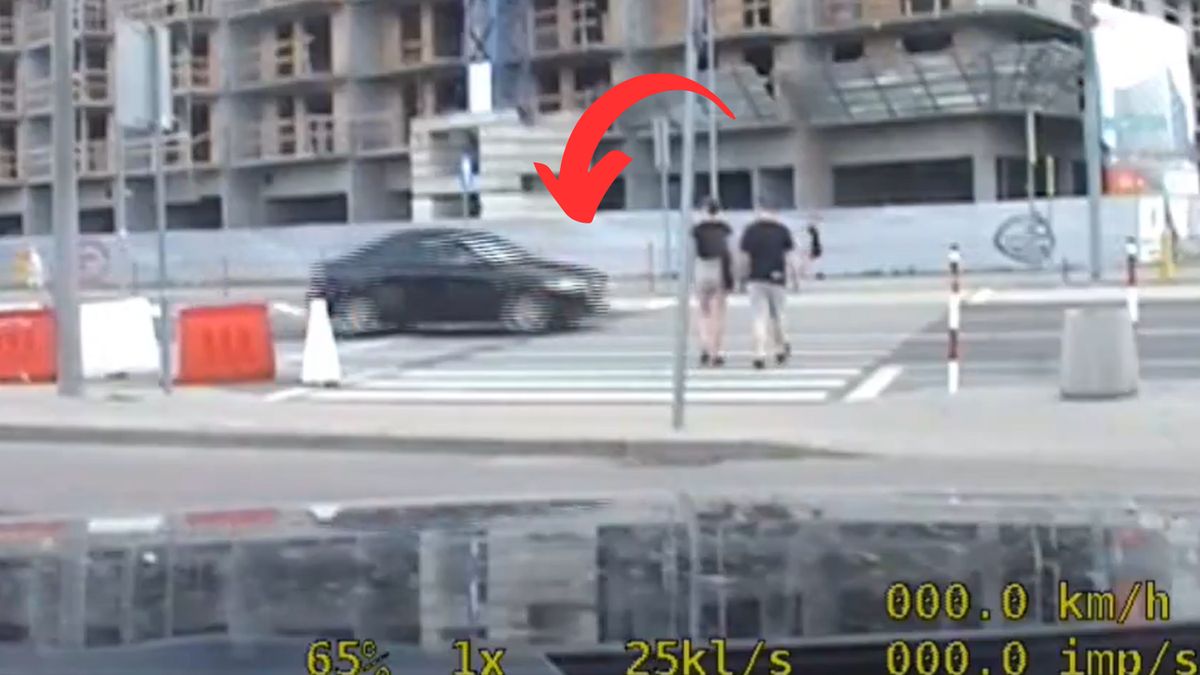 Kierowca nie ustąpił pierwszeństwa pieszym na przejściu
