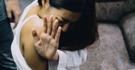 "Organy ścigania gwałtów małżeńskich nie widzą". W Polsce to wciąż tabu