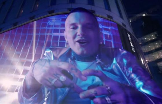 Kolejna gwiazda muzyki reklamuje Play na Kartę