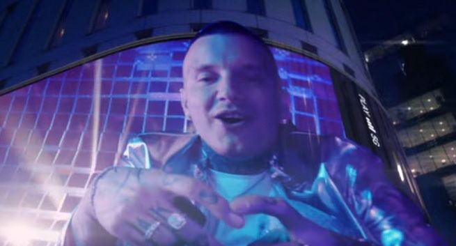 Kolejna gwiazda muzyki reklamuje Play na Kartę