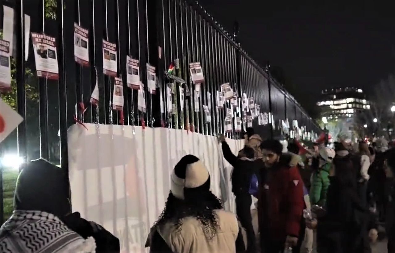Anti-Israel protests near White House. The crowd attempted to breach the gates
