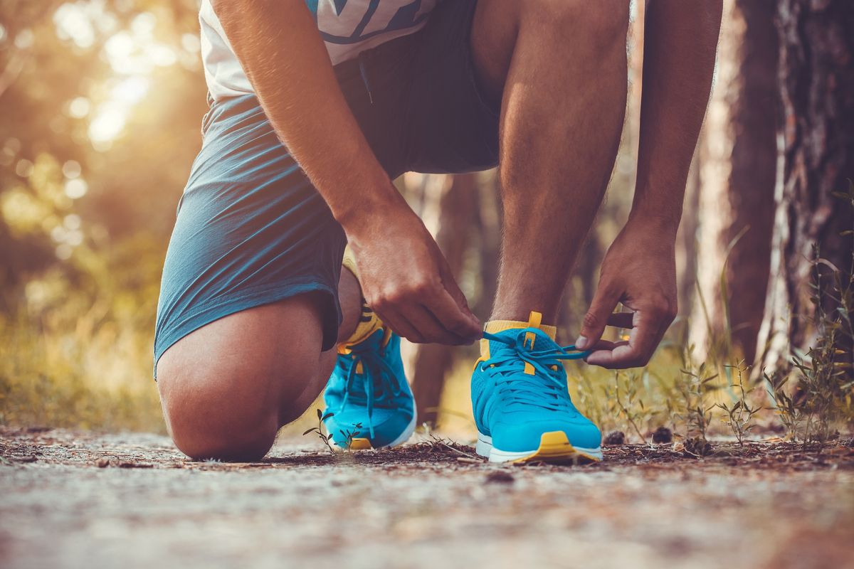 Jak zacząć biegać? Jakie ubrania i buty męskie wybrać do biegania?