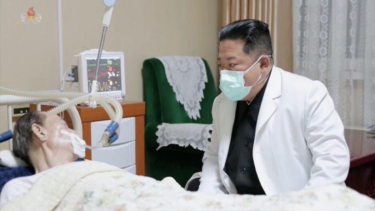 Kim Dzong Un czuwał przy łóżku swojego mentora aż do jego śmierci 