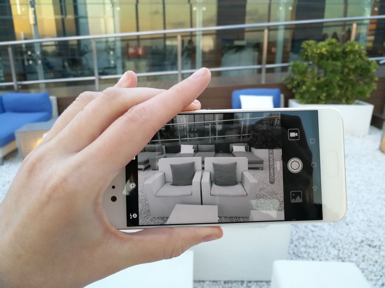 Huawei P10 to logiczna kontynuacja poprzednich modeli. Rewolucji nie ma [pierwsze wrażenia] 3