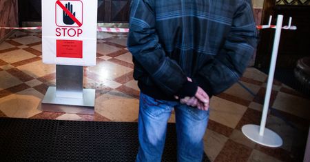 Małe lockdowny? Wiceminister zdrowia o planach obostrzeń w regionach