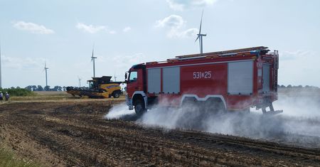 Strażacy znów w akcji. Zaczął się sezon na takie pożary, trzeba uważać