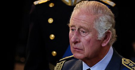 Król Karol potrzebował przerwy. Wyjechał z Londynu sam