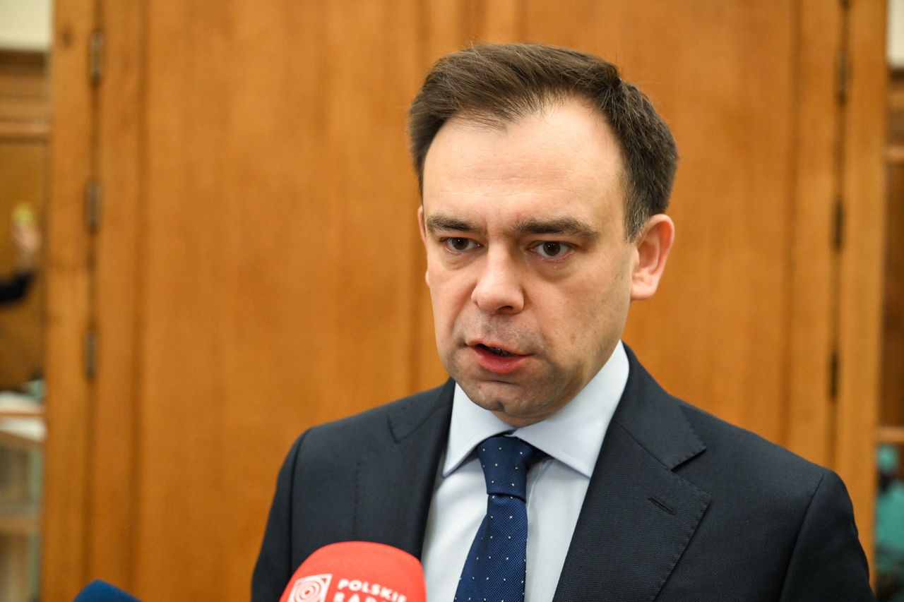 "Paliwa na stacjach nie brakuje". Minister zabrał głos ws. dezinformacji