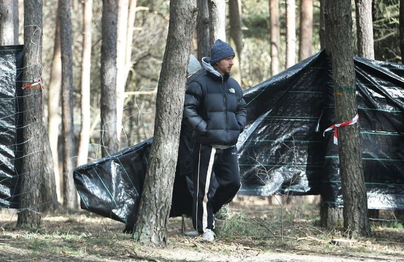 Maciej Musiał ogląda ustronną działkę za ponad milion złotych