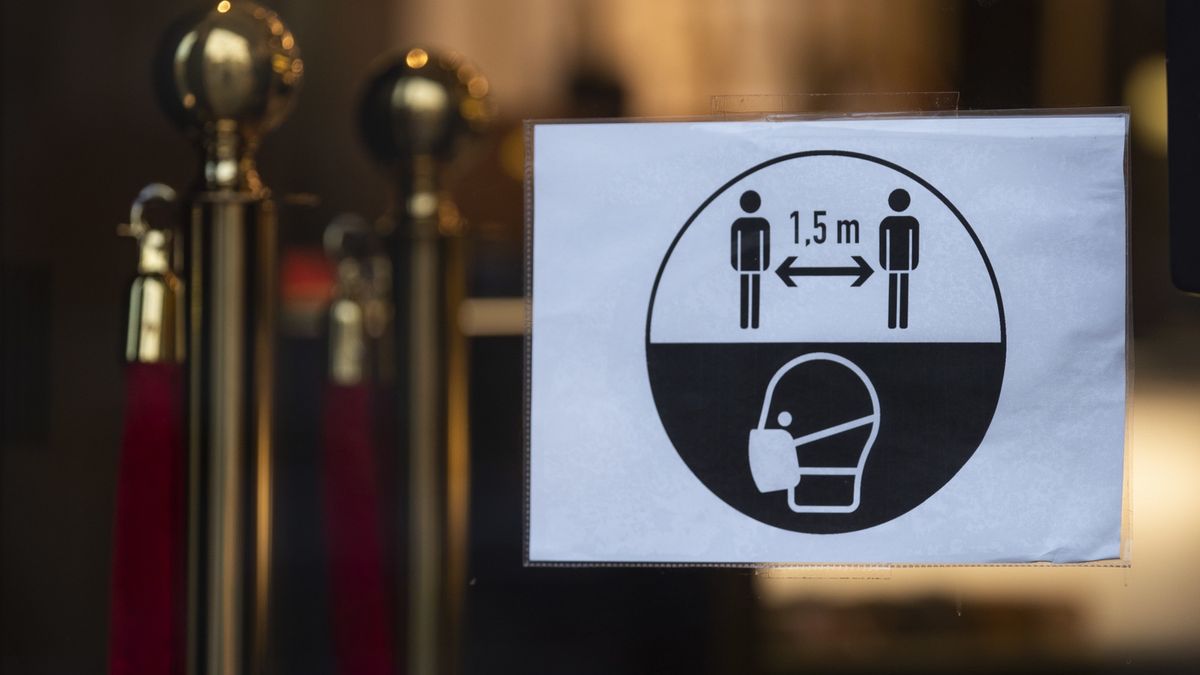 Obowiązek noszenia masek FFP2 w transporcie publicznym i sklepach na terenie Bawarii w Niemczech