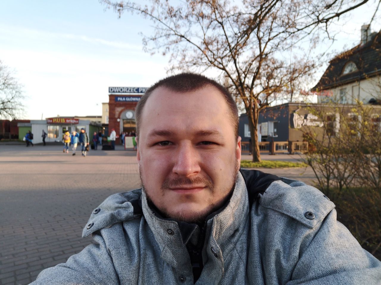 Huawei Mate Zero oficjalnie. Smartfon bez aparatu, w którym zdjęcia generuje sztuczna inteligencja 10