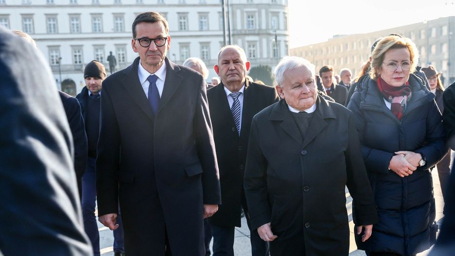 162. miesi?cznica katastrofy smole?skiej
10.10.2023 Warszawa 162. miesiecznica katastrofy smolenskiej fot. Andrzej Iwanczuk/REPORTER
N/z: Mateusz Morawiecki, Jaroslaw Kaczynski, Jadwiga Wisniewska, Marek Suski
Andrzej Iwanczuk/REPORTER
