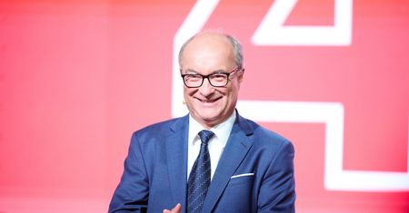 Koniec ze "śmieciówkami", wyższa płaca i dłuższy urlop. Lewica przedstawia program