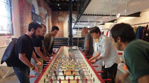 Największy stół do piłkarzyków od Nike 1