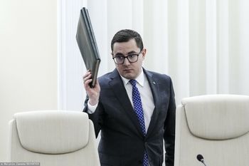 Pat w kopalni Silesia. Minister zaprasza na rozmowy, górnicy żądają jego przyjazdu -->