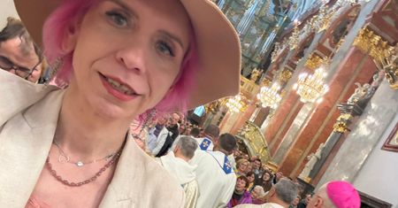 Przeor Jasnej Góry udzielił komunii św. transpłciowej filozofce. "Stał się cud"