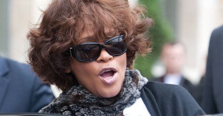 Whitney UTONĘŁA W WANNIE?