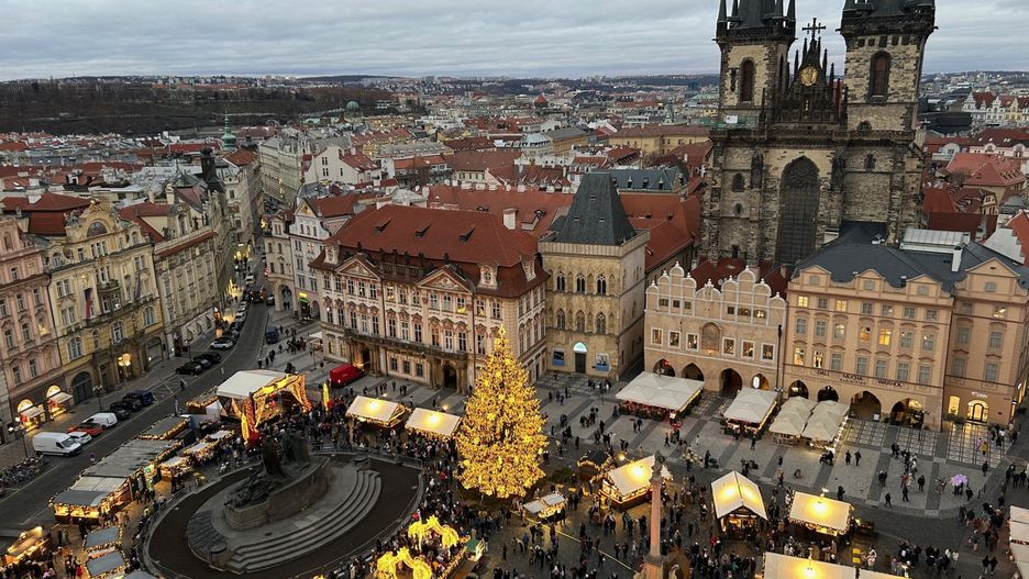 Widok na jarmark z wieży ratuszowej 