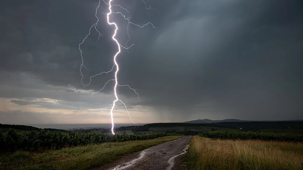 Burze mogą być piękne. Oto najlepsze zdjęcia piorunów ostatniego roku 1
