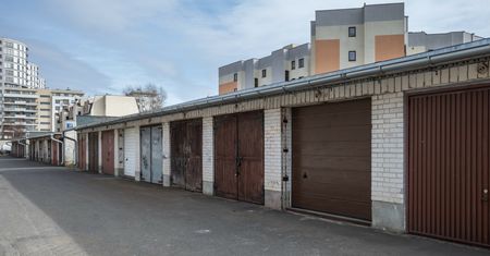 Ceny garaży zwariowały. Nawet 100 tys. zł za pomieszczenie