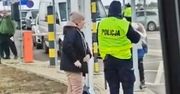 Wideo z polskiej granicy. Zachowanie policjanta wzrusza do łez