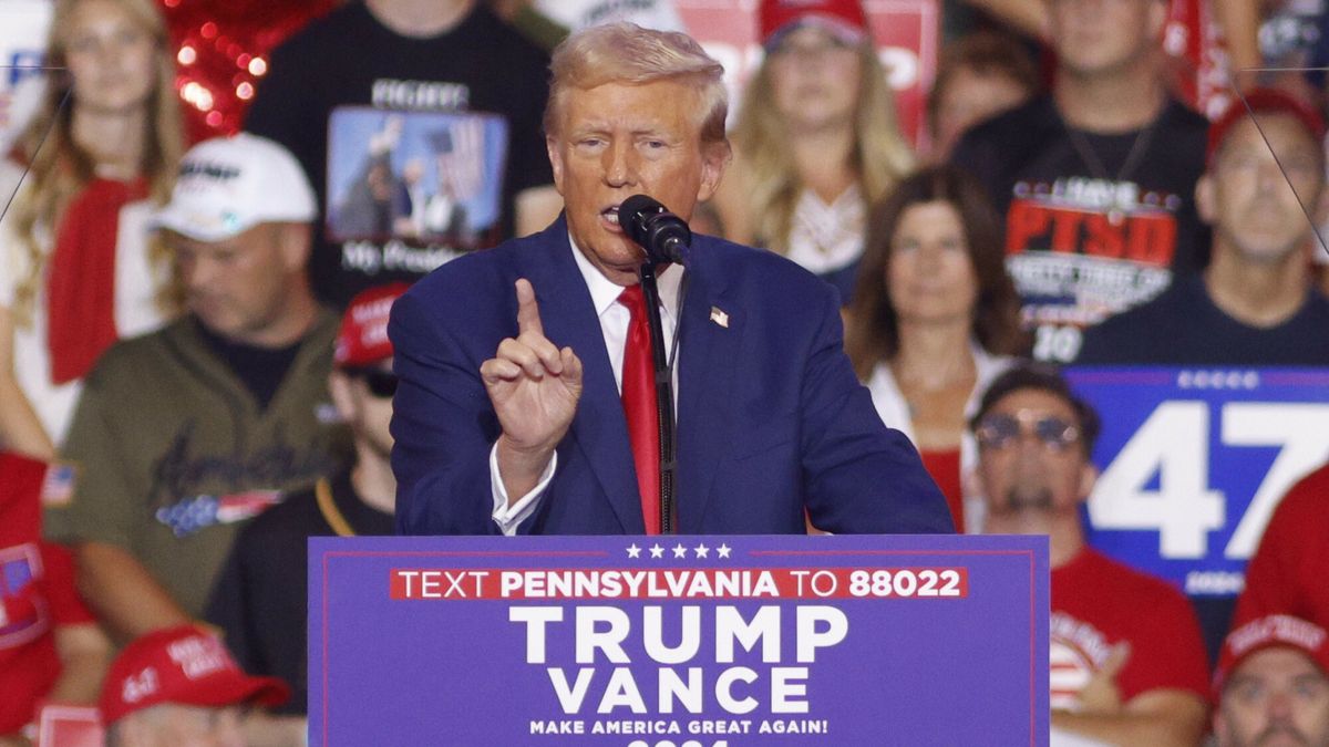Temporary
Republican presidential nominee former President Donald Trump speaks at a campaign rally at the Mohegan Sun Arena at Casey Plaza in Wilkes-Barre, Pa., Saturday, Aug. 17, 2024. (AP Photo/Laurence Kesterson)
Laurence Kesterson