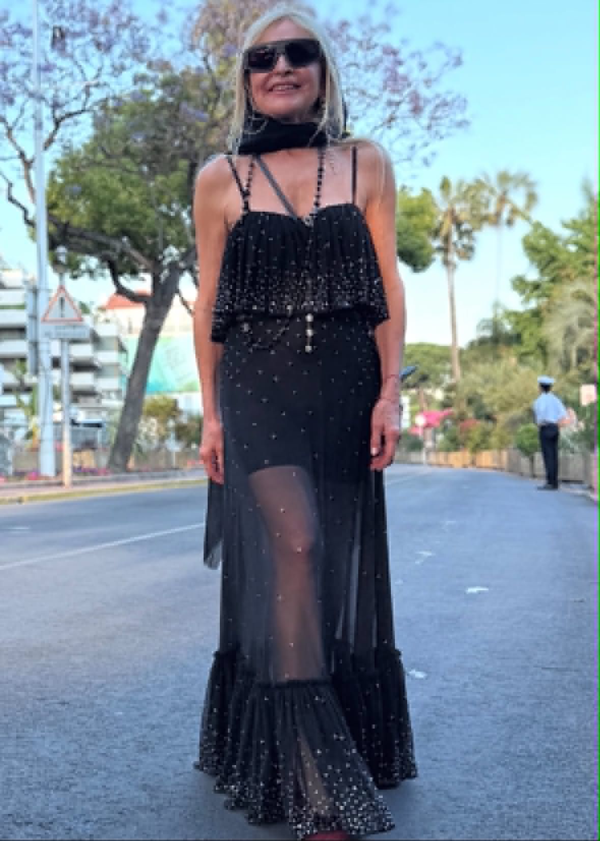 Monika Olejnik podbija Cannes, eksponując nogi w śmiałych prześwitach. Balowała ze śmietanką Hollywood (ZDJĘCIA)