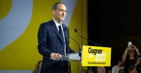 Nowy konkurent dla Le Pen i Melenchona. Zostanie prezydentem Francji?