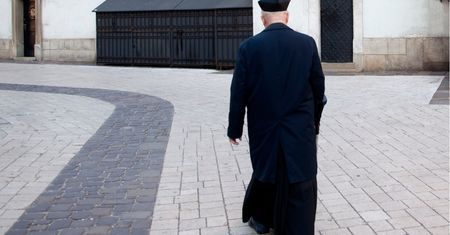 Ksiądz od "kabla od prodiża" chciał założyć przedszkole. Kuria tłumaczy