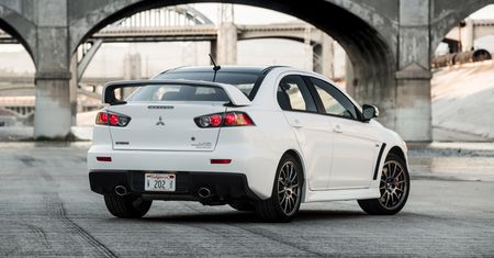 Ostatnia sztuka Mitsubishi Lancera Evo sprzedana za 76,4 tys. dolarów