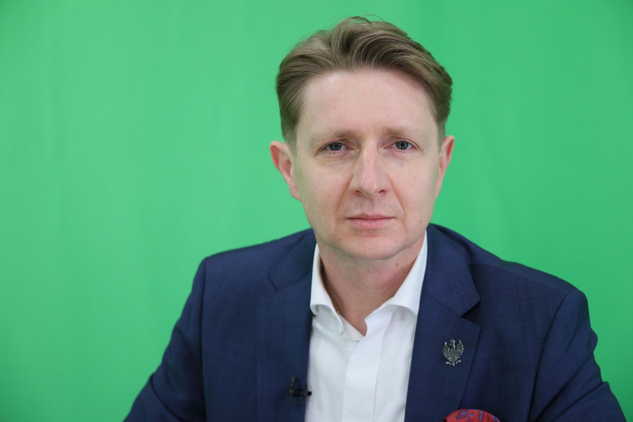 Wybory prezydenckie 2025. Kim jest Artur Bartoszewicz? Sylwetka i program wyborczy kandydata na prezydenta Polski