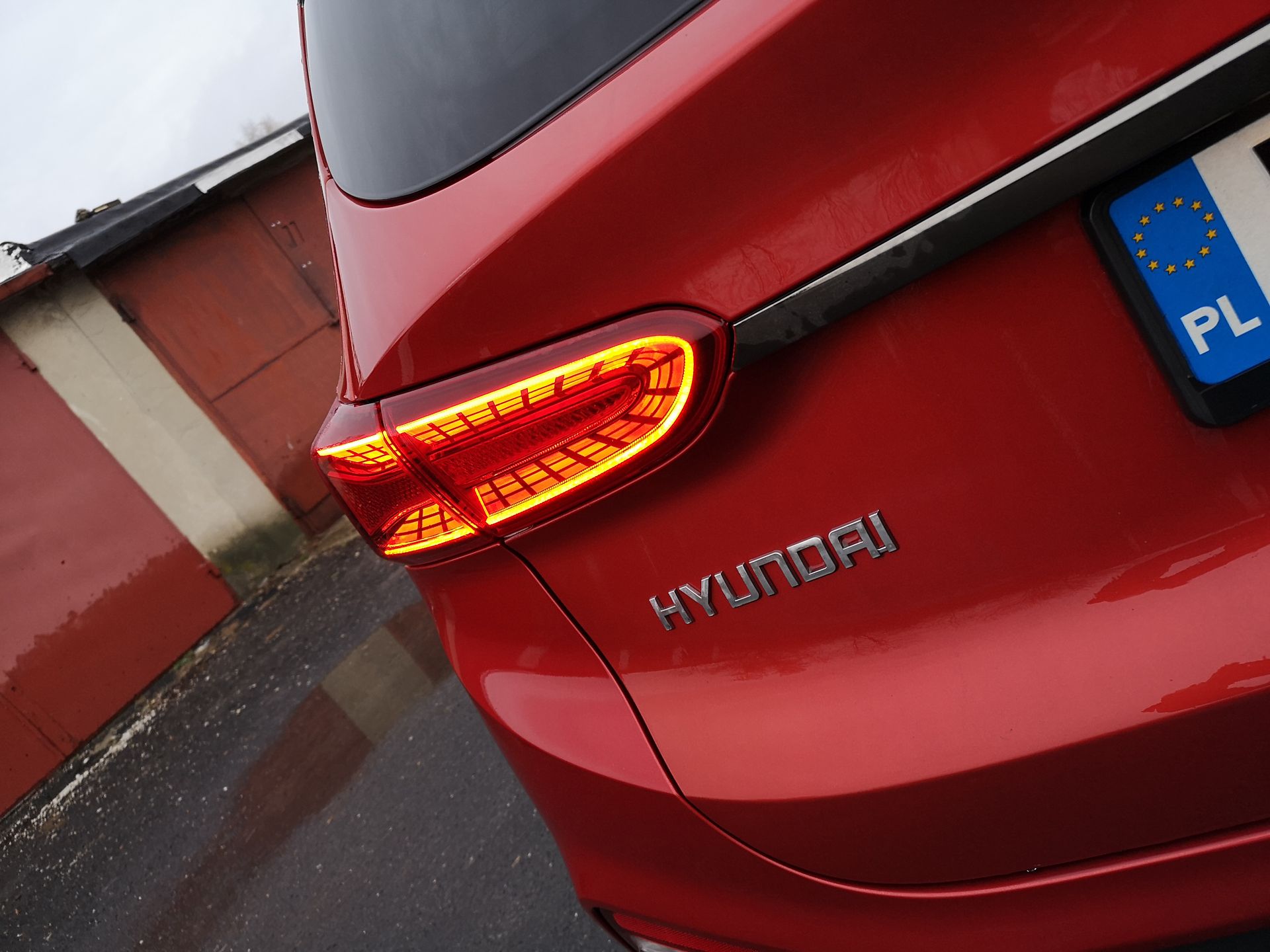 Hyundai Santa Fe: Wirtualne lusterka i systemy prorodzinne CalmTech 8