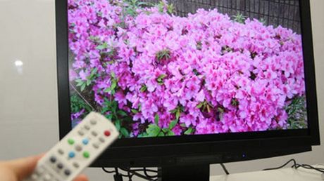 FlexScan HD2452W – monitor dla graczy 1