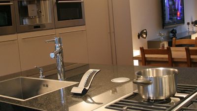 Koncepcja - pilot do telewizora do kuchni 1