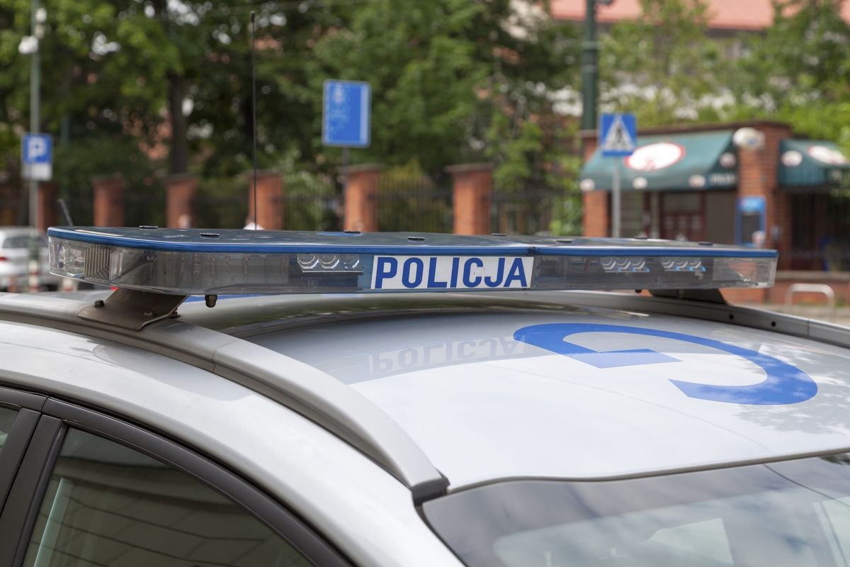 Za jazdę o ponad 50 km/h za szybo w terenie zabudowanym policja zabiera prawo jazdy.