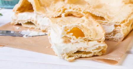 Jak zrobić karpatkę? Przepis na ciasto, które zawsze się udaje