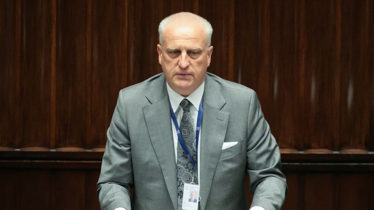 Pod pismem ze "szczegółowymi propozycjami w zakresie regulacji kontraktów" podpisał się wiceminister Jerzy Szafranowicz