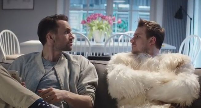 Tomasz Kot w rodzinnych rozmowach z „psem” reklamuje Jump Family w T-Mobile (wideo)